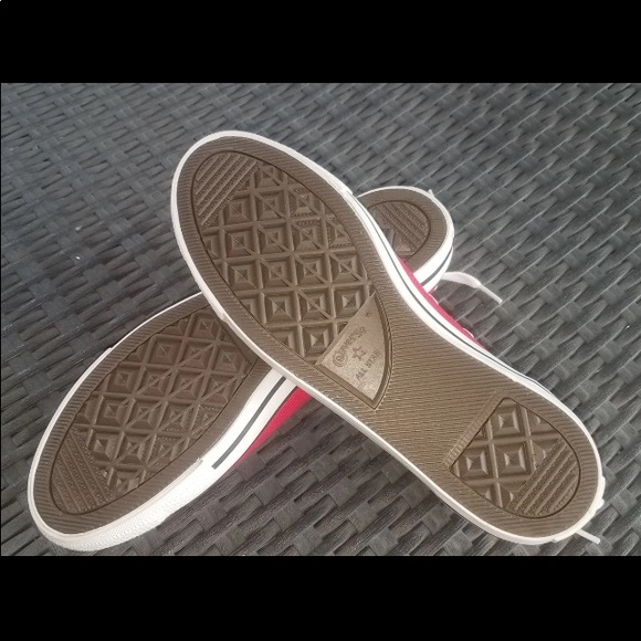 Converse size 9 red - Picture 3 of 5